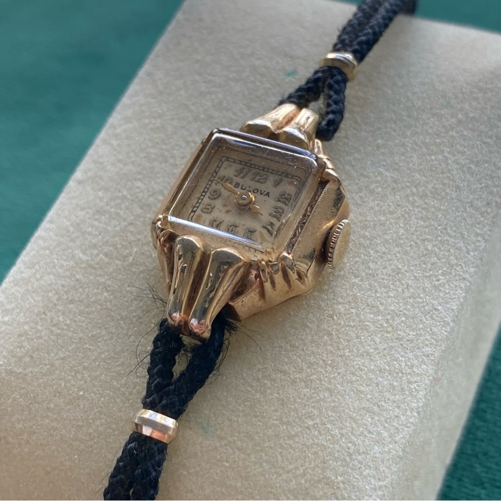 Vintage Ladies Bulova 10k Gf 21 Jewel 5th Ave New York Watch
